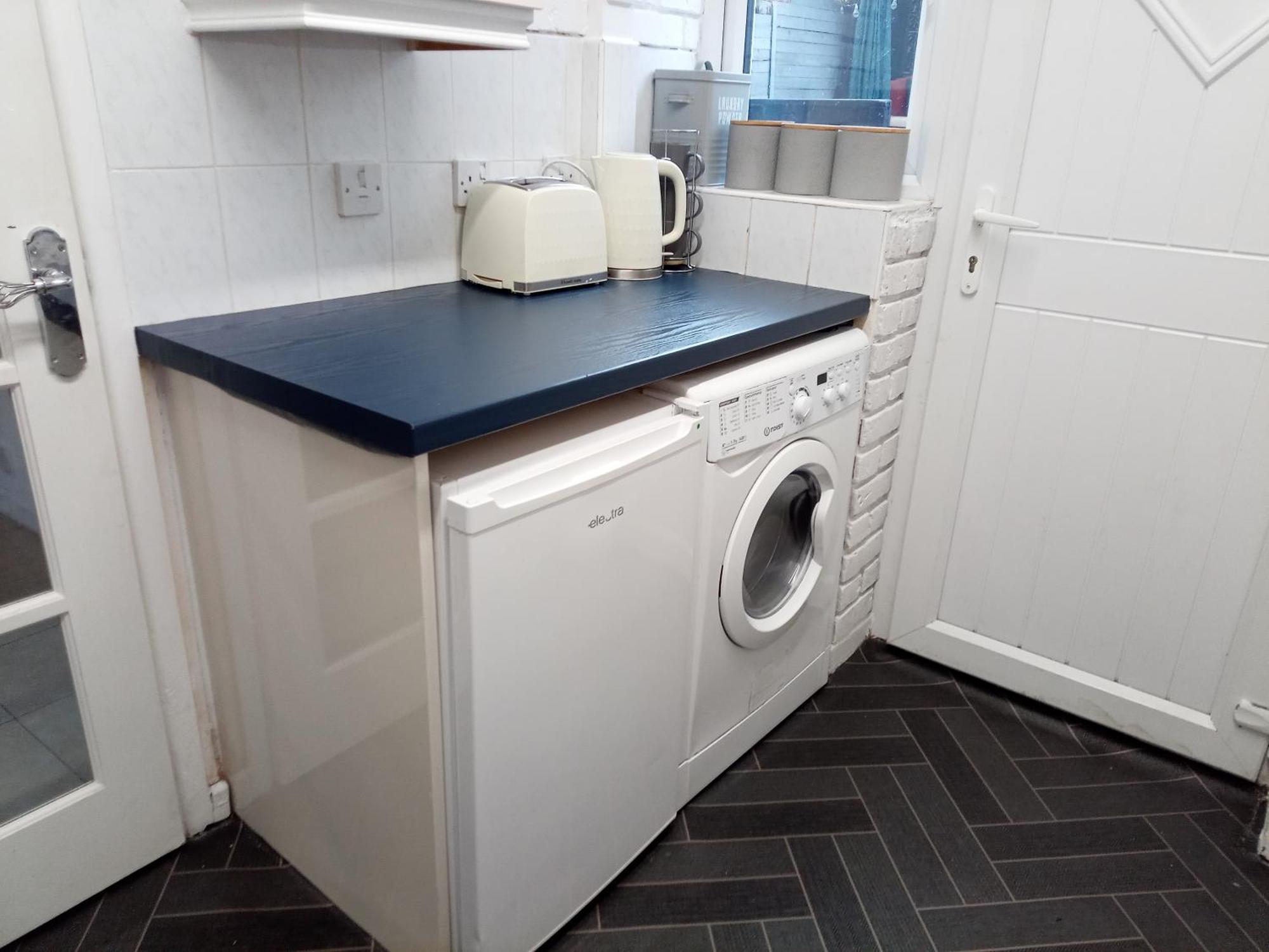Villa Beautiful 2-Bed House In Bolton With Free Parking Exterior foto