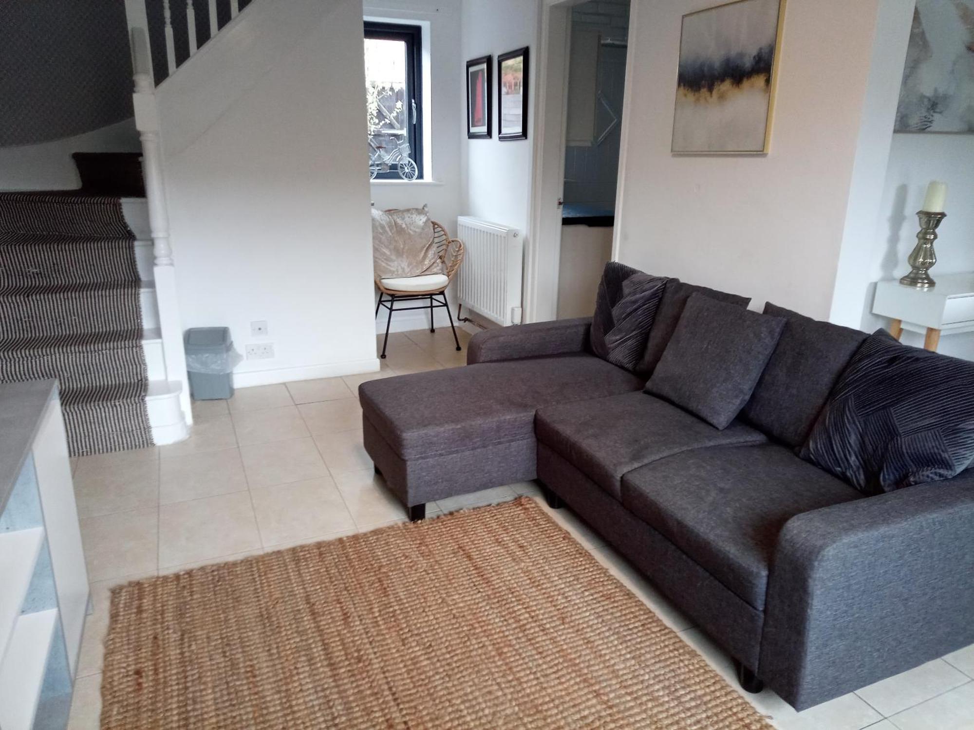 Villa Beautiful 2-Bed House In Bolton With Free Parking Exterior foto